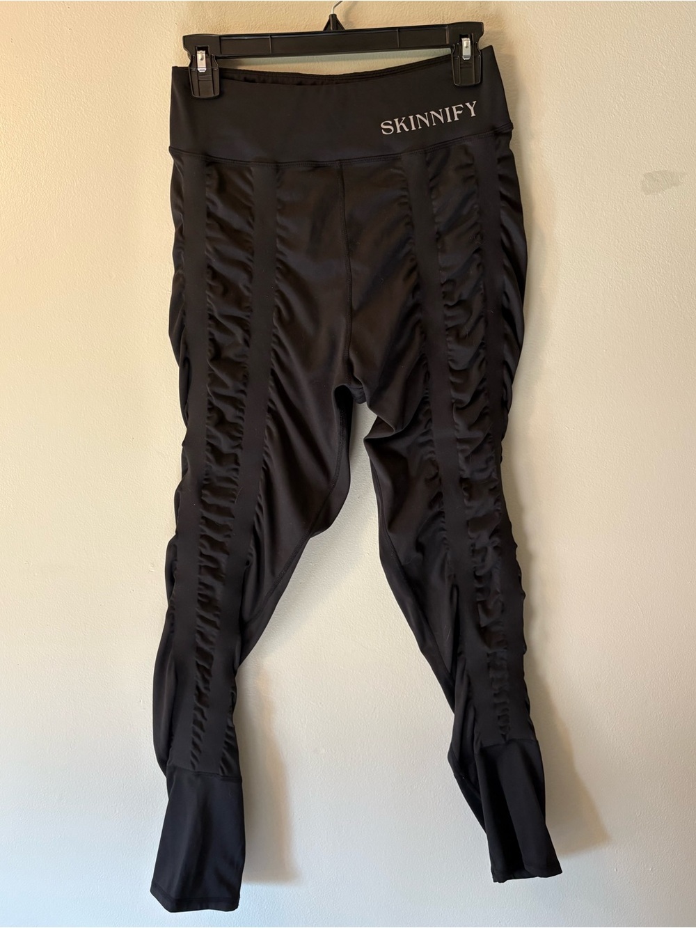 SKINNIFY Black Resistance Band Leggings with Ruched Detail, Size XL Women’s